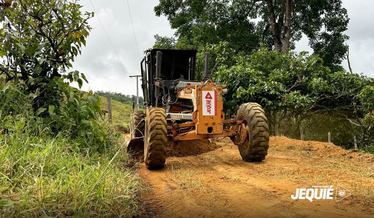 Prefeitura de Jequié intensifica recuperação de estradas vicinais e obras beneficiam diversas comunidades rurais do município